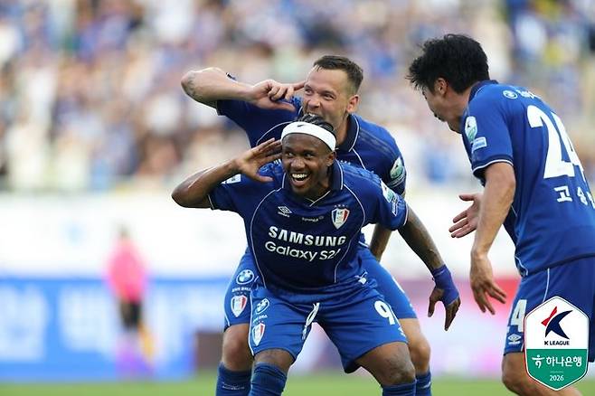 [서울=뉴시스]K리그2 수원, 천안에 극적 승리. (사진=한국프로축구연맹 제공)