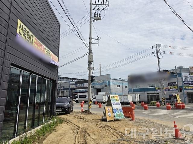 지난해 대구지역 산업단지 매출이 반등에 성공했지만, 산업단지 간의 양극화 현상은 심화된 것으로 나타났다. 26일 오전 대구 북구의 한 산업단지에 임대 현수막이 걸려 있다. 권영진 기자