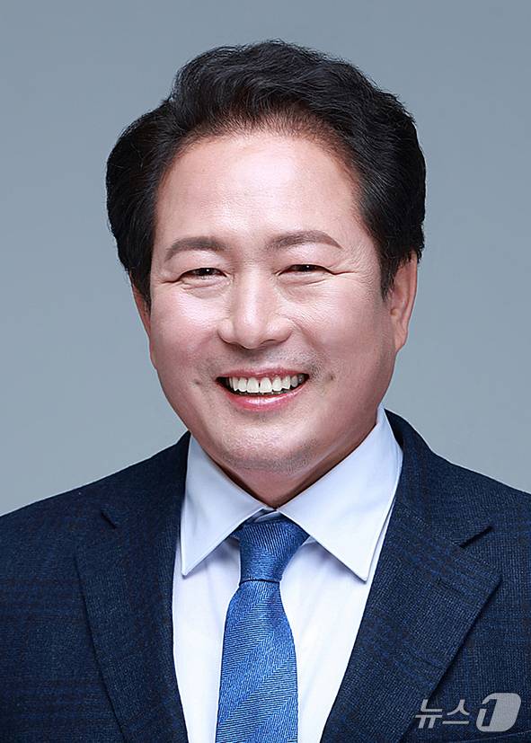 이재명 대통령이 9일 국가공무원인재개발원장에 임채원 경희대 인류사회재건연구원 자문위원을 임명했다. (대통령실 제공. 재판매 및 DB 금지) 2025.9.9 ⓒ 뉴스1 허경 기자