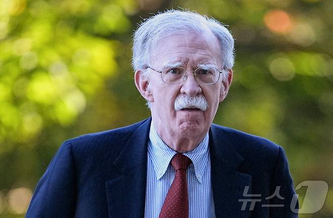 존 볼턴 전 백악관 국가안보보좌관이 2025년 10월 17일 미국 메릴랜드주 그린벨트에 위치한 메릴랜드 지방법원에 출두했다. 2025.10.17 ⓒ 로이터=뉴스1