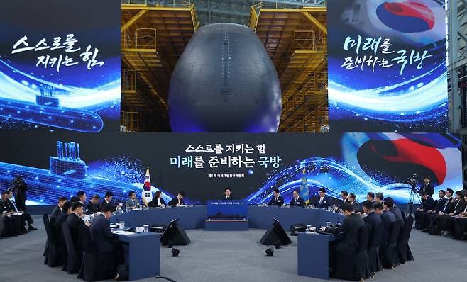 이재명 대통령이 26일 경남 창원시 진해구에서 열린 제1회 미래국방전략위원회에서 발언하고 있다./뉴스1