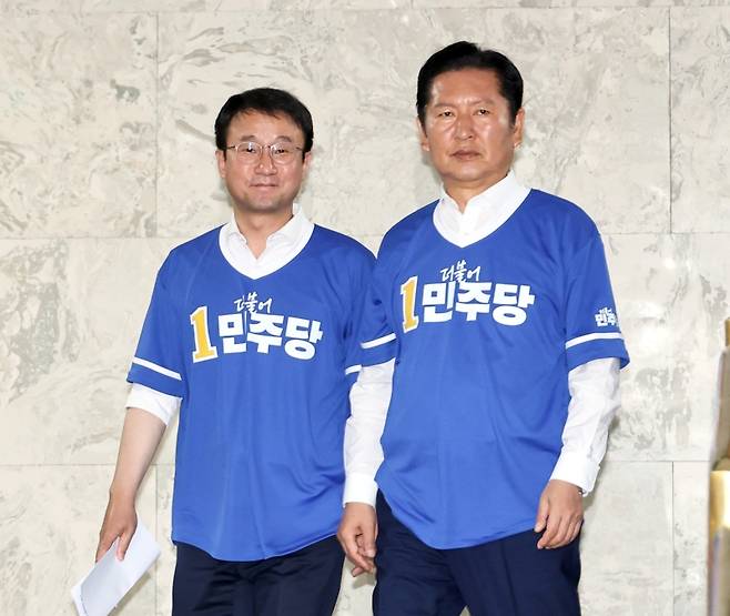 ▲ 정청래&nbsp;총괄상임선대위원장(오른쪽)·한병도 공동상임선대위원장 [연합뉴스]