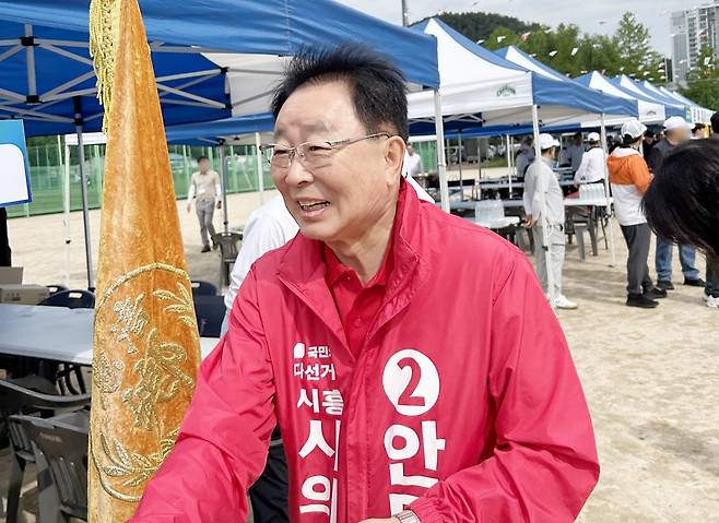 안돈의 국민의힘 시흥시의원 후보가 26일 3선 도전을 다짐했다. 안돈의 후보 선거사무실 제공