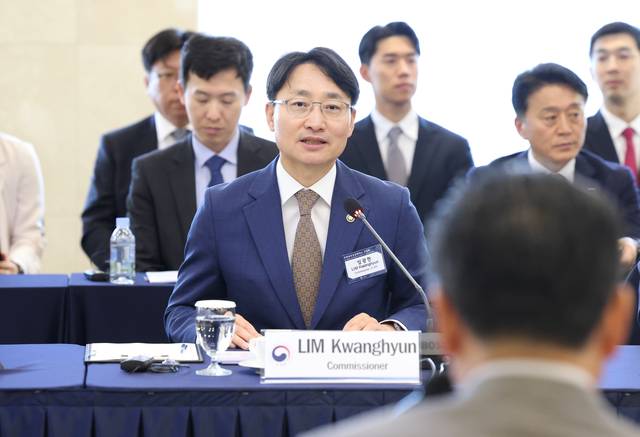 임광현 국세청장이 14일 서울 중구 프레지던트 호텔에서 열린 주한외국상공회의소 간담회에서 발언하고 있다.  국세청 제공