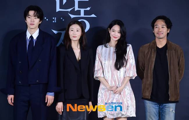 왼쪽부터 이승룡 김영아 신민아 김남희/사진=이재하 기자