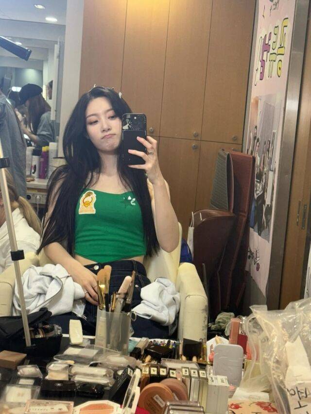 그룹 아이오아이 멤버 겸 배우 정채연이 여전한 청순 미모를 뽐냈다. / 정채연 소셜미디어