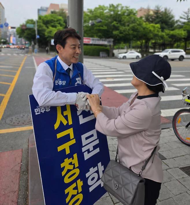 전문학 후보. 전문학 페이스북 캡처