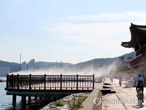 창원 진해구 진해루 해변공원 [연합뉴스 자료사진]