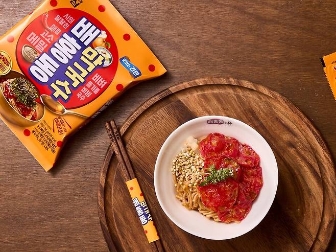 농심 소바쥬 협업 메뉴 배홍동 토마토 막국수. [사진=농심]