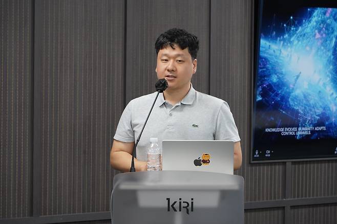 임성빈 고려대학교 교수가 28일 '보험산업의 AI활용에 따른 기회의 위협' 세미나에서 주제발표를 하고 있다./사진=보험연구원 제공