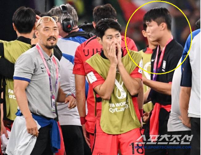 2022년 카타르월드컵에서 예비선수였던 오현규(동그라미).스포츠조선DB