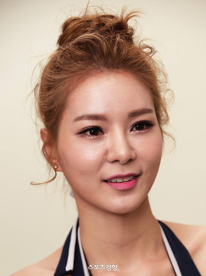 방송인 맹승지가 28일 사회관계망서비스(SNS)를 통해 개그우먼 은퇴를 선언했다. 사진 이선명 기자 57km@kyunghyang.com