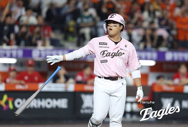 29일 오후 대전 한화생명 볼파크에서 열린 '2026 신한 SOL KBO리그' SSG 랜더스와 한화 이글스의 경기, 6회말 1사 1루 한화 강백호가 투런 홈런을 치고 있다. 한화 이글스