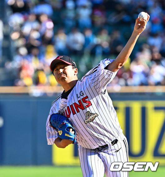 [OSEN=잠실, 민경훈 기자]LG 선발 송승기가 마운드 위에서 힘차게 공을 뿌리고 있다. 2026.05.30 / rumi@osen.co.kr