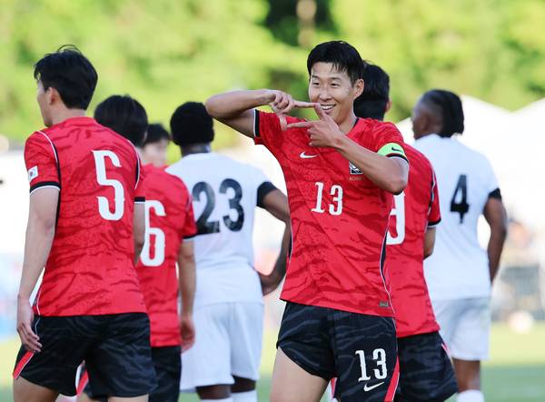 31일(한국시간) 미국 유타주 프로보에 위치한 브리검영대 사우스필드에서 열린 대한민국과 트리니다드 토바고의 평가전에서 한국 손흥민이 첫 골을 성공시키고 세리머니를 하고 있다. 2026.5.31 /프로보[미국 유타주]=연합뉴스