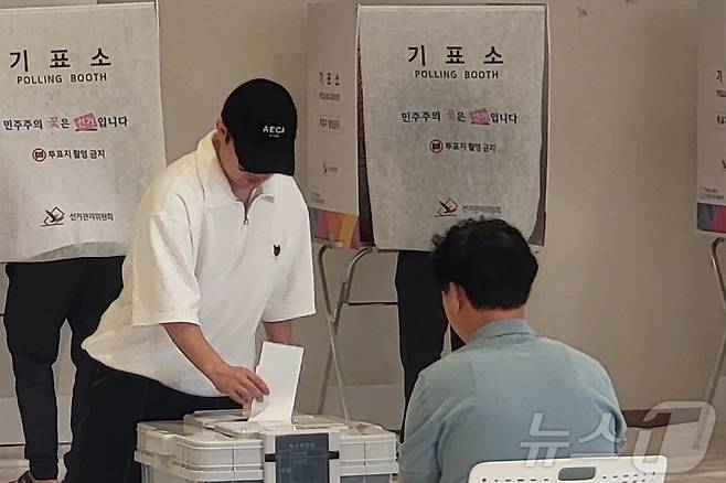 제9회 전국동시지방선거의 사전투표 첫 날인 지난 29일 오전 강원 원주시 지정면 원주기업도시의 서부권 생활문화센터 내 사전투표소. 2026.5.29 ⓒ 뉴스1 신관호 기자