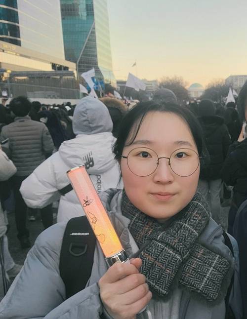 ▲2024년 12월 당시 서울 광화문 광장 집회에 참석한 임소희 후보. ⓒ임소희