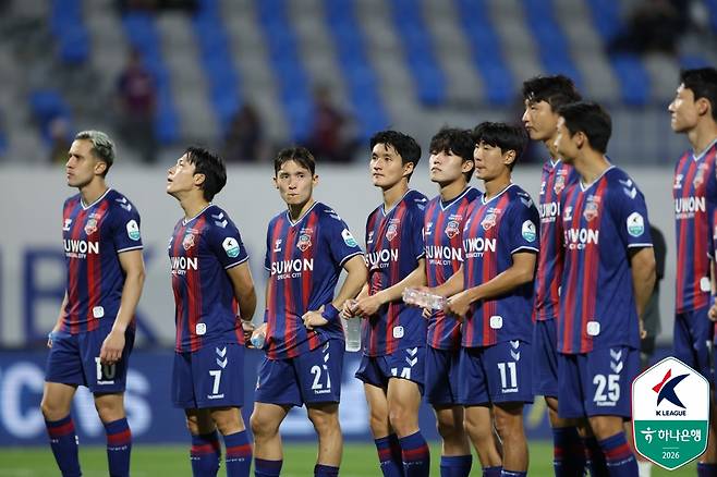 수원FC 선수단. /사진=한국프로축구연맹 제공