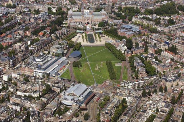 암스테르담의 박물관광장 (Museumplein)