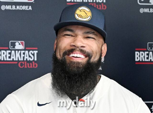 前야구선수 에릭 테임즈가 1일 오전 서울 묵정동 묵정에서 진행된 'MLB 브렉퍼스트 클럽(MLB Breakfast Club)’ 기자간담회에서 이야기를 하고 있다. 미국 메이저리그 베이스볼(MLB)에서 진행하는 브렉퍼스트 클럽은 이른 새벽과 아침 시간에 펼쳐지는 메이저리그 경기를 즐기는 국내 팬들을 위해 아침 식사를 하며 함께 경기를 즐기는 맞춤형 프로젝트다./중구=송일섭 기자