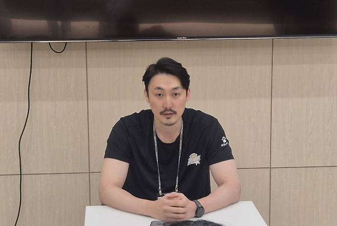 [수원=뉴시스] 문채현 기자 = 남자 프로배구 KB손해보험의 하현용 감독대행이 1일 경기 수원 KB손해보험 인재니옴에서 취재진과 인터뷰를 진행하고 있다. 2026.06.01. dal@newsis.com *재판매 및 DB 금지