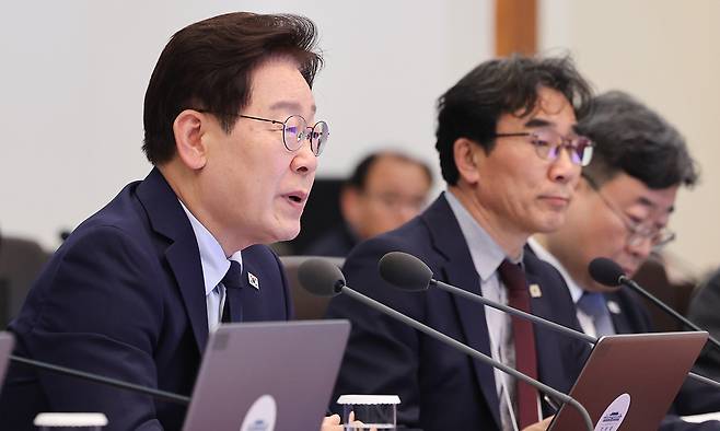 이재명 대통령이 지난 5월 28일 청와대에서 열린 수석보좌관회의에서 발언하고 있다. 연합뉴스