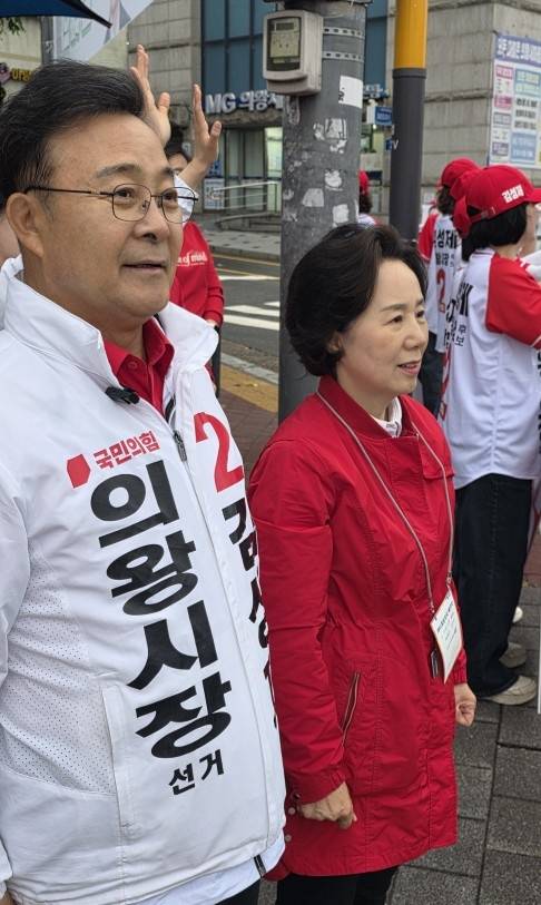 거리 유세에 나선 김성제 국힘 의왕시장 후보. 사진=김성제 '희망캠프'