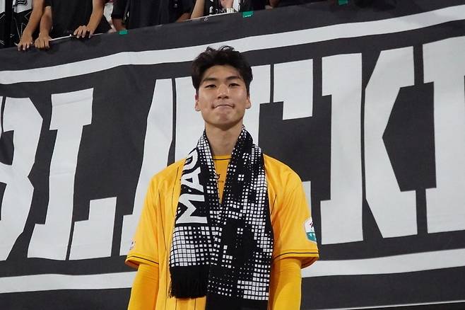 하나은행 K리그2 2026 14라운드 성남FC와 수원FC의 경기에서 성남 골문을 무실점으로 막아내며 팀의 무승부에 기여한 성남 골키퍼 정명제가 성남 팬이 뽑은 최고의 선수(MOM)에 선정됐다.