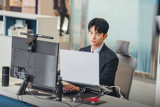 〈내일도 출근!〉 스틸컷