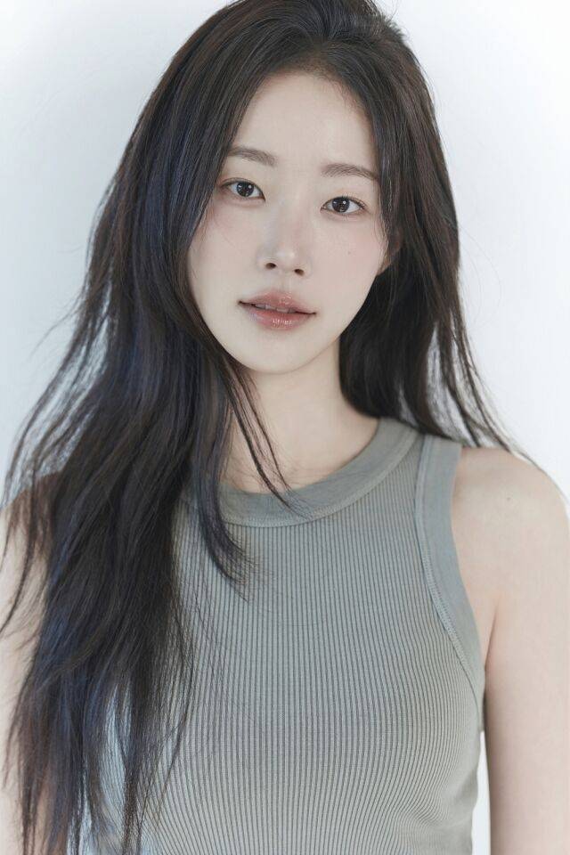 채원빈 / 아우터유니버스