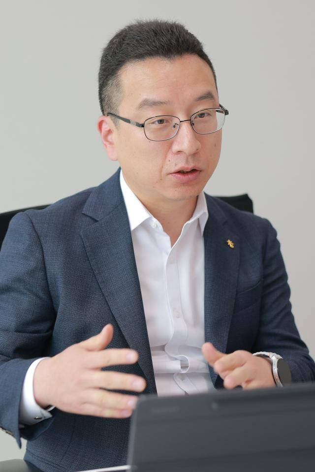 이청재 KB국민카드 AI센터장은 "AI센터가 모든 것을 개발하는 것이 아니라 구성원 한 명 한 명이 AI를 자유롭게 쓸 수 있는 환경이 필요하다"고 설명했다. [사진=유대길 기자 dbeorlf123@ajunews.com]