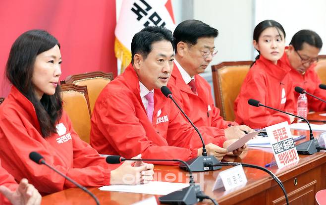[이데일리 노진환 기자] 장동혁 국민의힘 대표가 3일 서울 여의도 국회에서 열린 중앙선거대책위원회의에서 모두발언을 하고 있다.