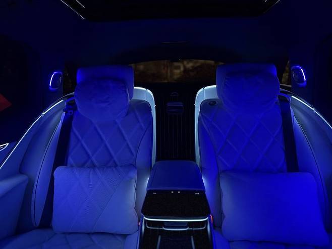 [서울=뉴시스] 김민성 기자 = 메르세데스-마이바흐 EQS 680 SUV 2열 모습. kms@newsis.com. *재판매 및 DB 금지