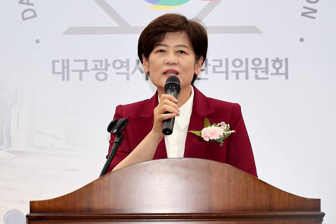강은희 대구시교육감 당선인이 인사말하고 있다. /이용선기자