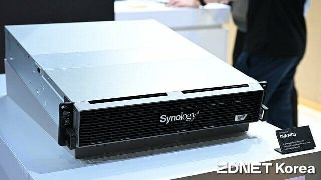 기업용 2U 랙 규격 영상보안 장치 '서베일런스 스테이션 DVA7400'. (사진=지디넷코리아)