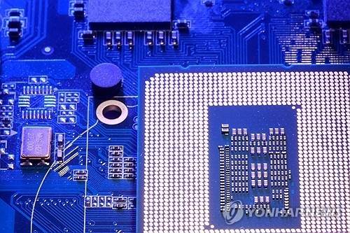 컴퓨터 기판. 로이터 연합뉴스