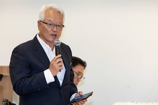(서울=뉴스1) 이재명 기자 = 정의화 국민의힘 상임고문이 11일 오후 서울 여의도의 한 식당에서 열린 상임고문단 회의에서 발언을 하고 있다. 2025.6.11/뉴스1  Copyright (C) 뉴스1. All rights reserved. 무단 전재 및 재배포,  AI학습 이용 금지. /사진=(서울=뉴스1) 이재명 기자