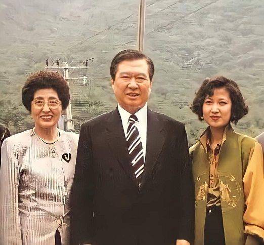 [수원=뉴시스] 김대중 전 대통령과 추미애 경기도지사 당선인(오른쪽). (사진=추미애 캠프 제공) 2026.06.03. photo@newsis.com *재판매 및 DB 금지