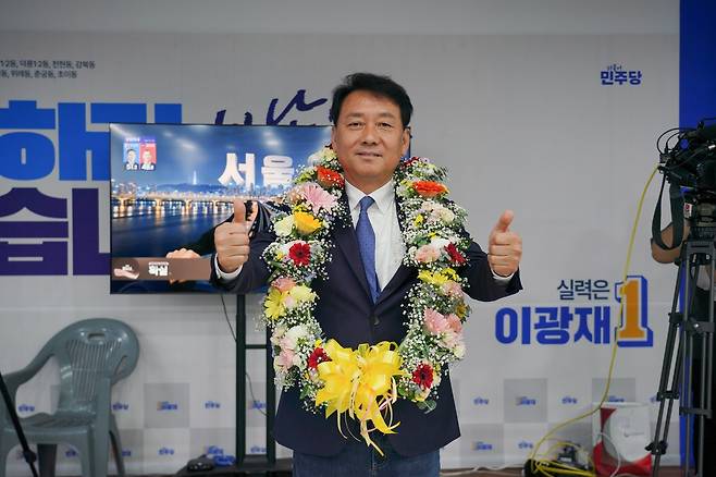 하남갑 국회의원 보궐선거에서 당선된 이광재 후보 [후보 측 제공. 재판매 및 DB 금지]