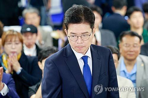 지방선거 입장 밝힌 정원오 서울시장 후보     (서울=연합뉴스) 박동주 기자 = 더불어민주당 정원오 서울시장 후보가 4일 서울 중구 세종대로 캠프에서 제9회 전국동시지방선거 관련 입장을 밝힌 뒤 사무실을 나서고 있다. 2026.6.4 [공동취재]
    pdj6635@yna.co.kr
(끝)