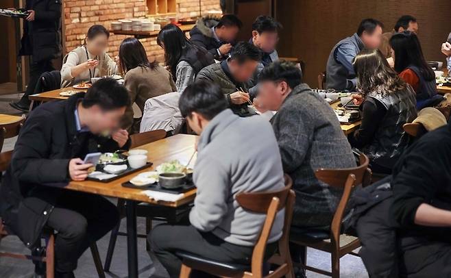 직장인들 모습, 해당 기사 내용과는 무관함. [연합뉴스]
