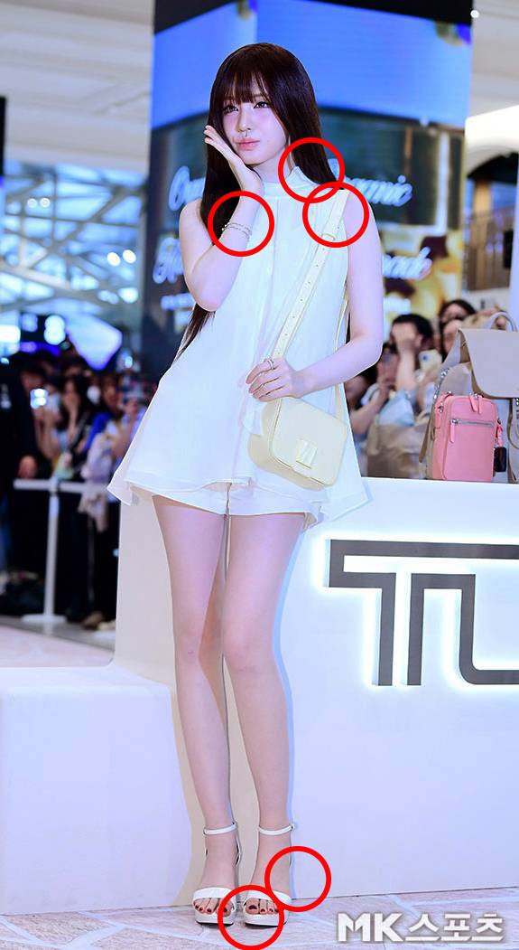 Ive Reese showed off her mannequin beauty in a breezy summer look.On the afternoon of May 29, Reese attended a brand photo event in Banpo-dong, Seocho-gu, Seoul, South Korea.On this day, she wore short pants and a white sleeveless top for a clean and cool summer look.She accessorized with a white bag and heels to complete her all-white summer look.Also in attendance at the event was Ive Liz and fellow Promise actress Lee Chae Young.Find five different spots in Lizs photo.Heres the answer.Number two, the strap buckle on the bag.The third, a bracelet.Fourth, the heel.Fifth, the X-tape on the floor.