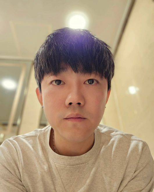 가수 송백경. /사진=송백경 SNS 캡처
