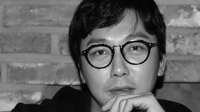 상속자라는 수식어 뒤 녹화 현장에서 쉼 없이 역할을 점검하는 탁재훈. 연합뉴스