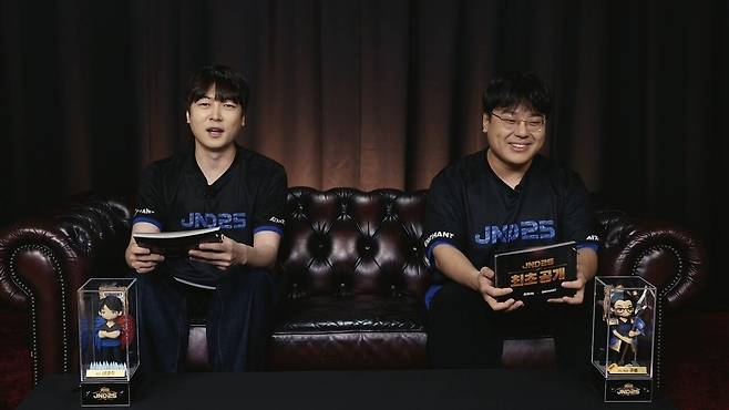 자낳대 진행 방식을 소개하는 네클릿, 큐베 (인챈트 방송 中)&nbsp;