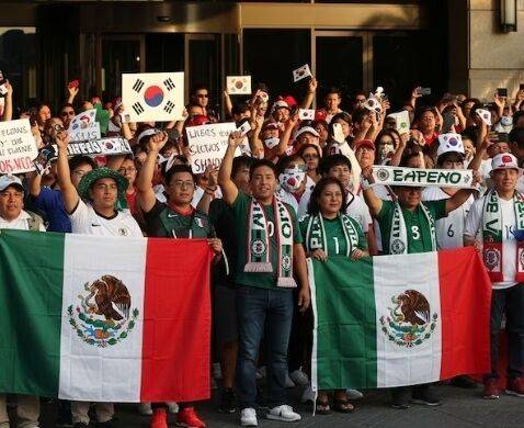 멕시코 과달라하라에 입성한 축구대표팀 환영 인파/인포배