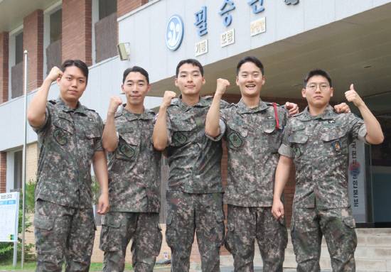 육군 제39보병사단 기동대대 소대장들이 전역을 앞둔 상황에서도 휴가 일정을 조정해 부여된 임무 수행에 매진하고 있다. 사진=육군39사단