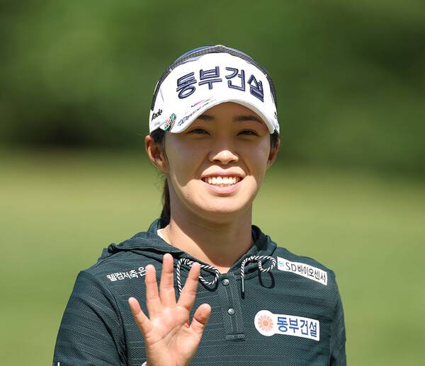 2026년 한국여자프로골프(KLPGA) 투어 셀트리온 퀸즈 마스터즈 우승 경쟁에 뛰어든 김수지 프로가 2라운드에서 경기하는 모습이다. 사진제공=KLPGA (사진을 무단으로 사용하지 마십시오.)