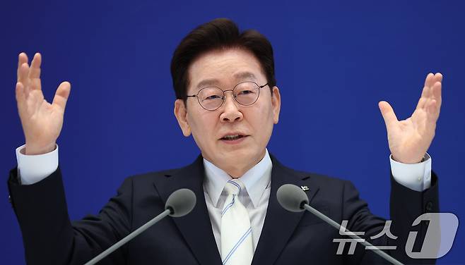 이재명 대통령이 8일 청와대 영빈관에서 열린 취임 1주년 기자회견에서 발언하고 있다. 2026.6.8 ⓒ 뉴스1 허경 기자