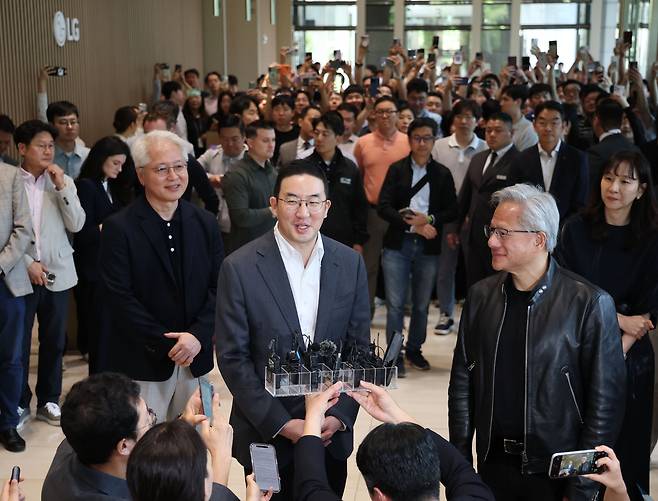 LG Group Chairman Koo Kwang-mo briefs reporters after meeting Nvidia CEO Jensen Huang at LG Twin Towers in Yeouido, western Seoul, on June 8. YONHAP